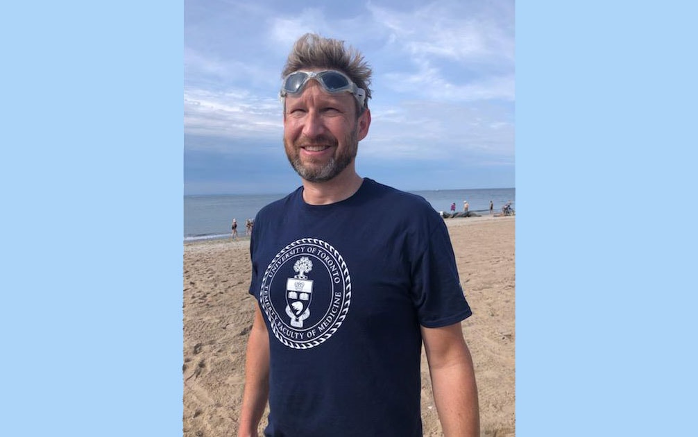 Record-attempting long-distance swim to raise funds for neurodegenerative disease research